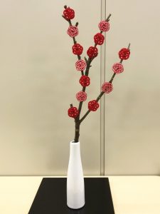 水引三つ編みを重ねたコサージュ 入学式や晴れの日のスーツの胸元に 水引三つ編みを重ねたコサージュ 入学式や晴れの日のスーツの胸元に