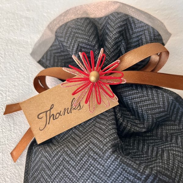 水引菊芯のラッピング飾り｜マーガレットのような可憐な飾りでおしゃれギフトを演出