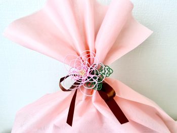 水引追いかけ梅結びのラッピング飾り