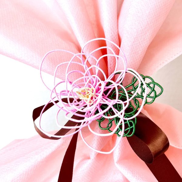 水引追いかけ梅結びのラッピング飾り｜特別な日のギフトにはこんな映えるアイテムで演出を